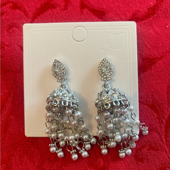 Elegant 304 stainless steel Silver and White Dangle Earrings - Picture 5 of 12